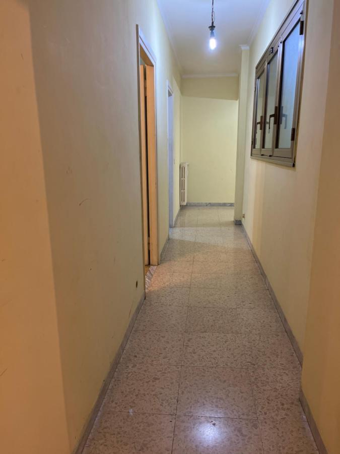 Apartment Metro Lucio Sestio Rom
