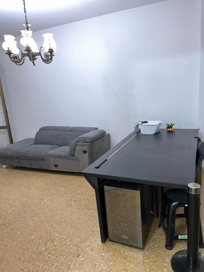 Metro Lucio Sestio Apartamento